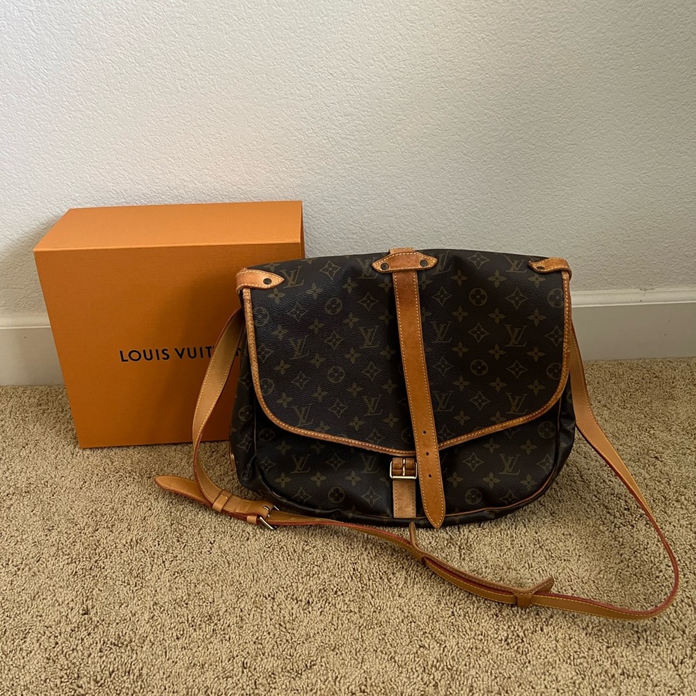 Louis Vuitton Samur 35. Box not included - Picture 6 of 7